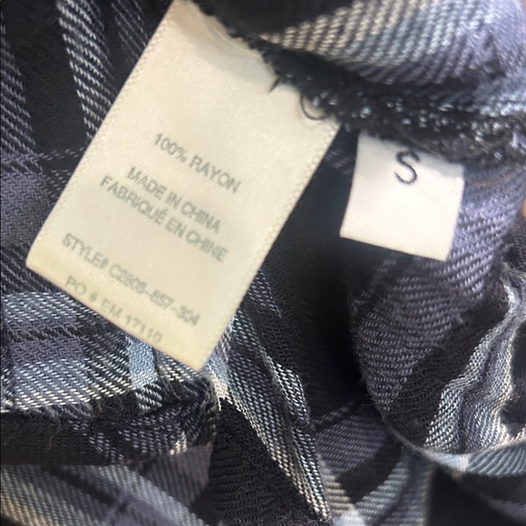 Cloth & Stone Navy & baby blue flannel  Plaid Shirt - Picture 4 of 4